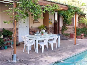 3 Bed House in Onder Papegaaiberg