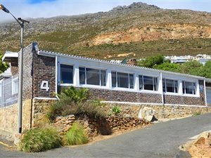 3 Bed House in Simons Town