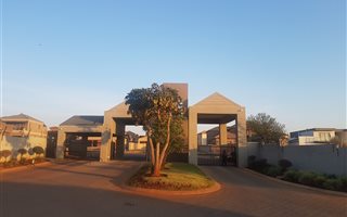 791 m² Land available in Willowbrook