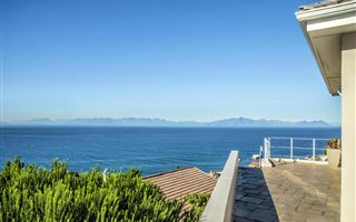 4 Bedroom House in Simons Town