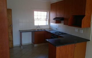 3 Bedroom Flat in Silver Lakes