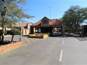 5 Bed House in Emerald Estate