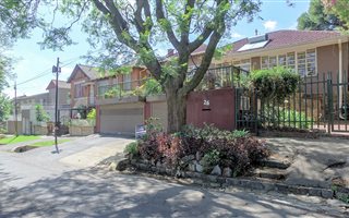 3 Bedroom House in Kensington