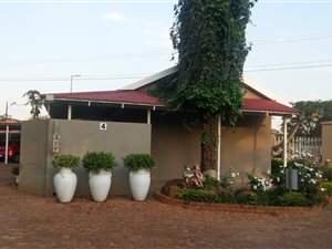 1 Bedroom House in Montana Gardens