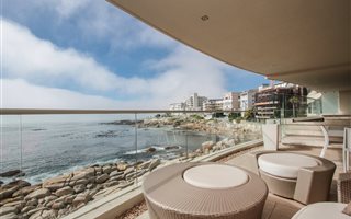 3 Bedroom Apartment in Bantry Bay