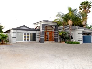1500 m² Office Space in Brackenhurst