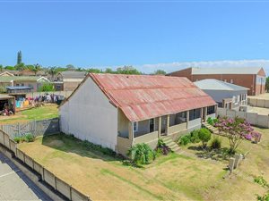 954 m² Land available in Mosel