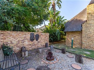 4 Bed House in Beverley Gardens