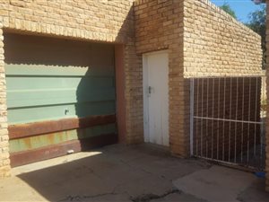 3 Bed House in Roosheuwel
