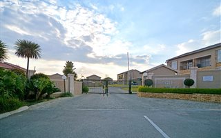 2 Bedroom Apartment in Laser Park