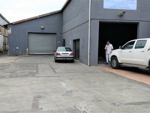 700 m² Commercial space in Jacobs