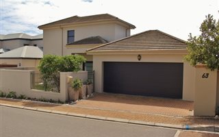 4 Bedroom House in Big Bay