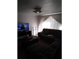 3 Bed Townhouse in Verwoerdpark