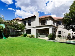 4 Bed House in Kyalami Gardens
