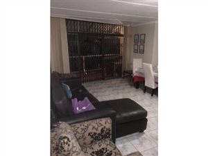 2 Bed Flat in Stanger Central
