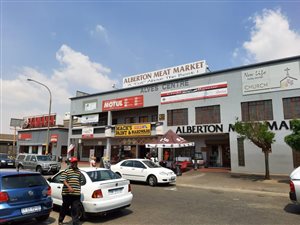115 m² Commercial space in Raceview