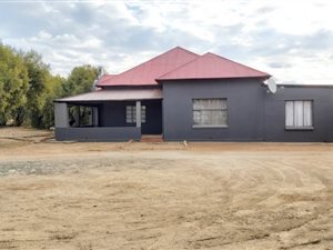 4.3 ha Smallholding in Lakeview