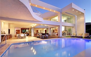 6 Bedroom House in Bakoven
