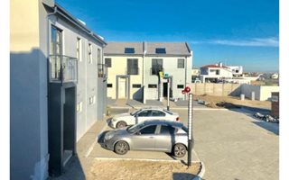 2 Bedroom House in Parklands North
