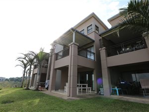 2 Bed Apartment in Palm Lakes Estate