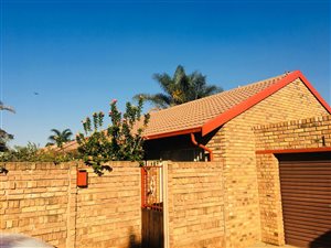 2 Bed Townhouse in Pierre van Ryneveld