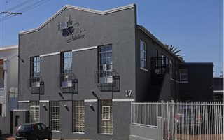 250 m² Commercial space in Gardens