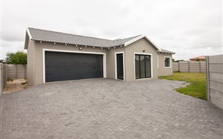 3 Bedroom House in Fairview