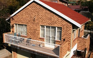 2 Bedroom Garden Cottage in Noordheuwel
