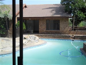 8565 m² Farm in President Park