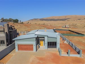4 Bedroom House in Eye of Africa
