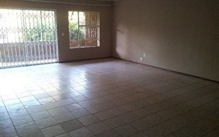 3 Bedroom House in Kensington B