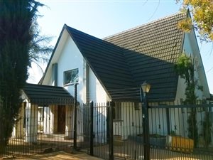5 Bed House in Moreleta Park