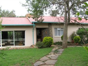 4 Bed House in Mooiplaats AH