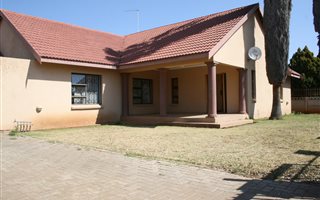 3 Bedroom House in Verwoerdpark