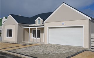 3 Bedroom House in Mariners Village