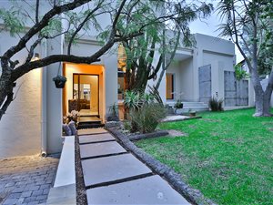 4 Bed House in Olive Crest Estate