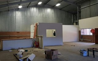 250 m² Industrial space in Gately