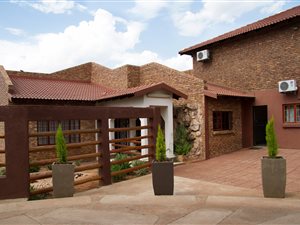 12 Bed House in Christiaanville AH