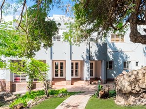 4 Bed House in Parktown North