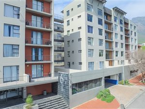 1 Bed Apartment in Zonnebloem