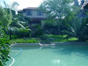 6 Bed House in Athlone Park