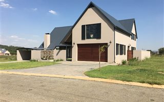 4 Bedroom House in Boschkop