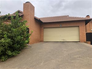 3 Bed Townhouse in Paramount Estate
