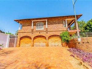 6 Bed House in Groenkloof