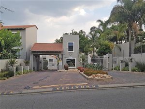 2 Bed Apartment in Country Life Park