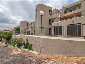 2 Bed Apartment in Constantia Kloof