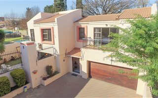3 Bedroom Cluster in Bedfordview
