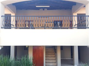 3 Bed Apartment in Weltevreden Park
