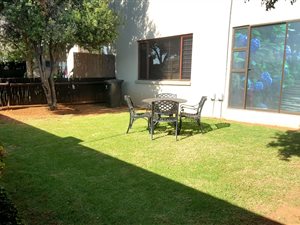 3 Bed Apartment in Weltevreden Park