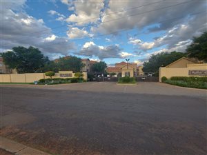 2 Bed Apartment in Pomona